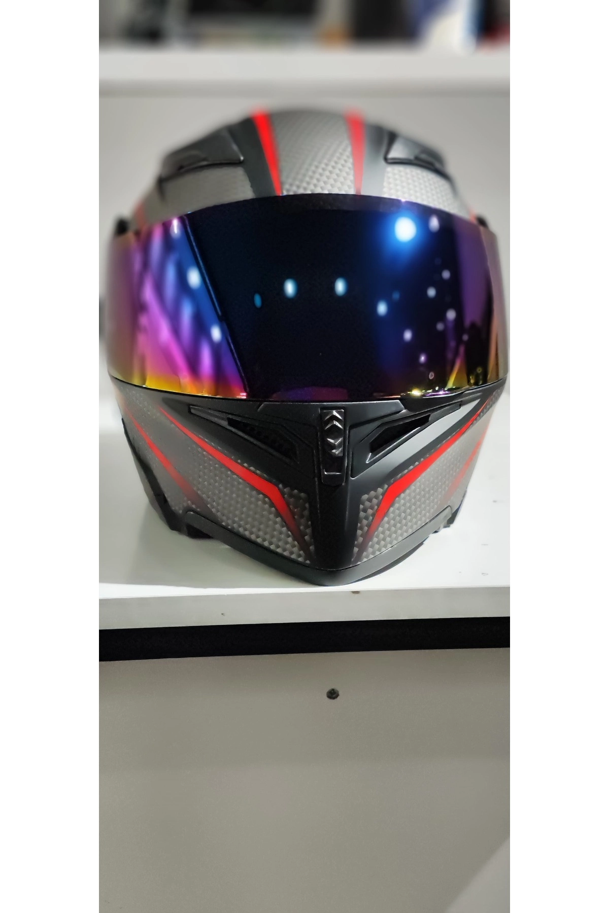 resimler/genel/JK902 GÜNEÅ VİZÖRLÜ ÇENE PEDLİ ÇENE AÇILIR KARBON DESEN KASK(AYNALI CAMLI)