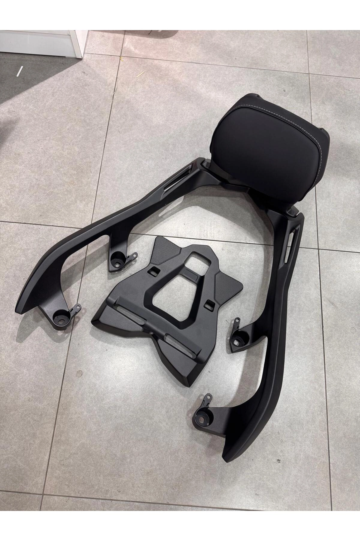 resimler/genel/Yamaha XMAX-TECHMAX 2017-2025 Uyumlu Sissy Bar Çanta Demiri