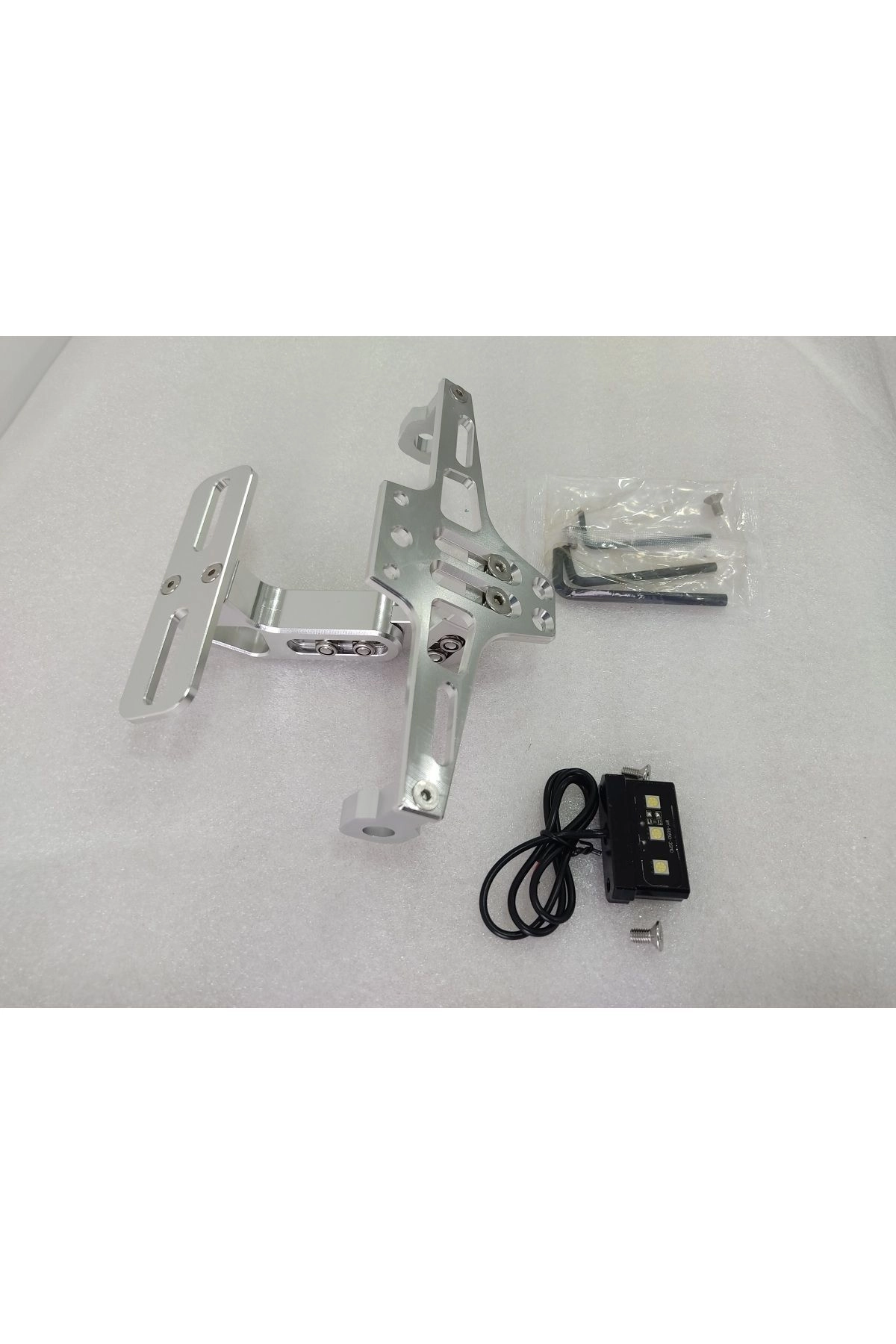 resimler/genel/Katlanabilir Arka Plakalık - Led Işıklı - Cnc Metal - Parlak Renkler - Gümüş