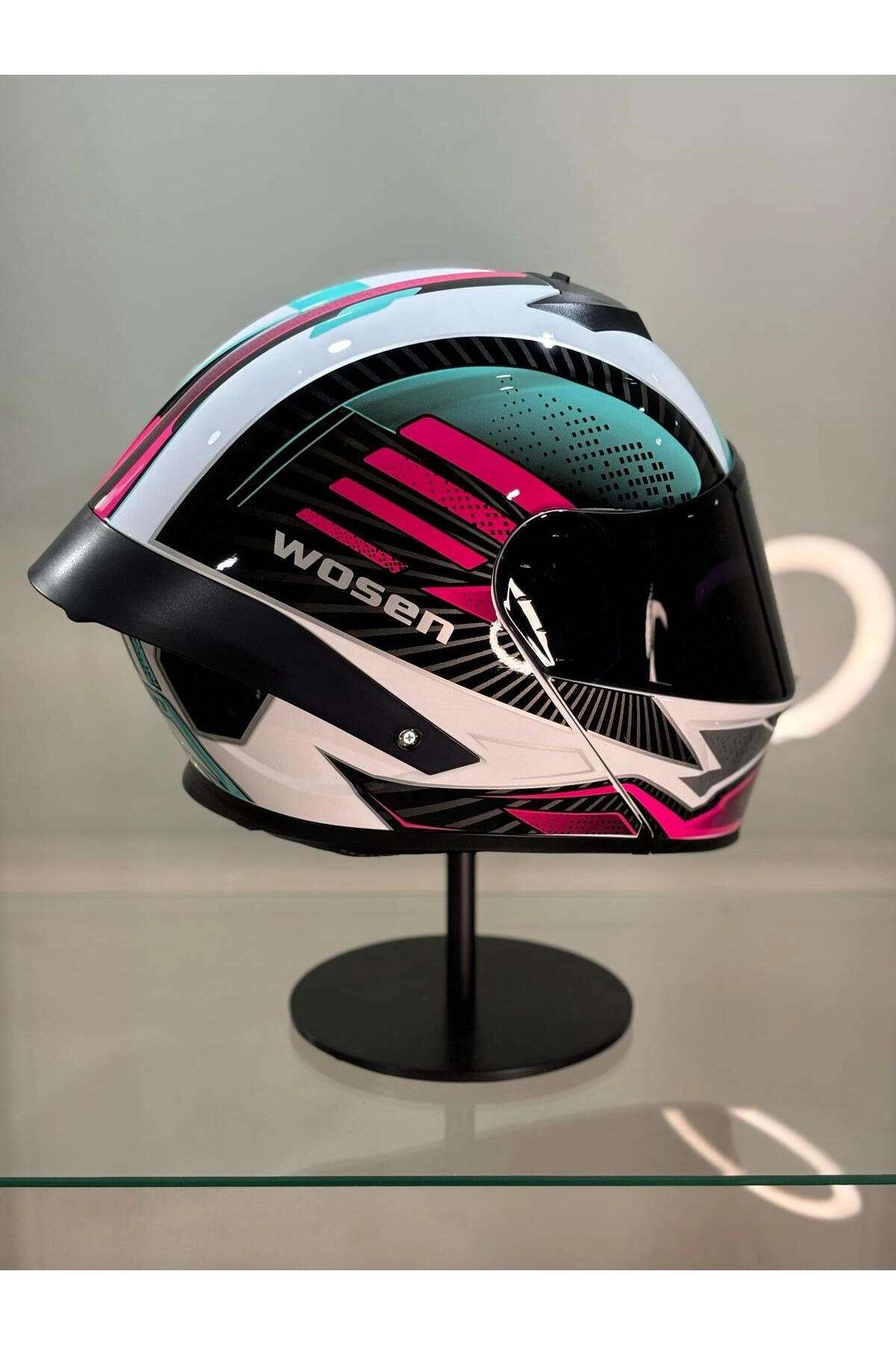 resimler/genel/Ws-202 Güneş Gözlüklü Çene Açılır Kask Siyah Vizörlü F1