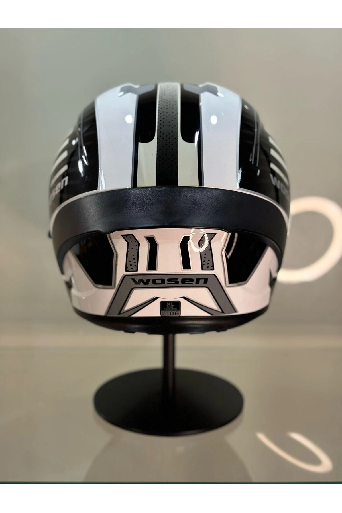 resimler/genel/Ws-202 Güneş Gözlüklü Çene Açılır Kask Siyah Vizörlü D1