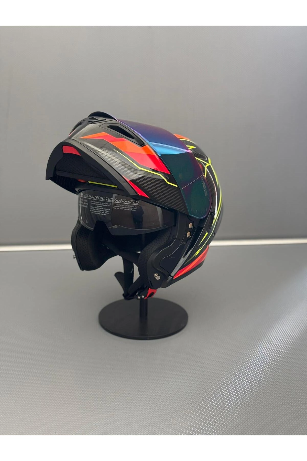 resimler/genel/Ws-202 Güneş Gözlüklü Çene Açılır Kask Siyah Vizörlü G1
