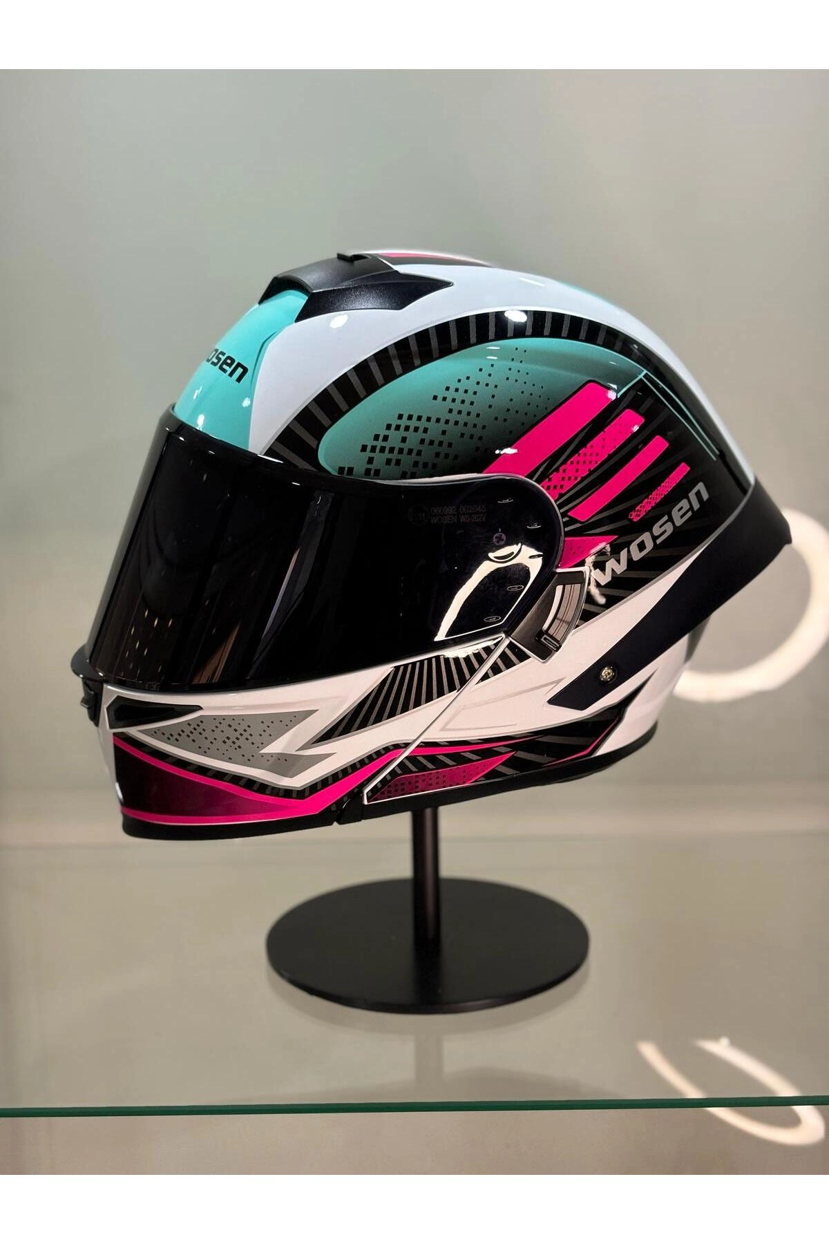 resimler/genel/Ws-202 Güneş Gözlüklü Çene Açılır Kask Siyah Vizörlü F1