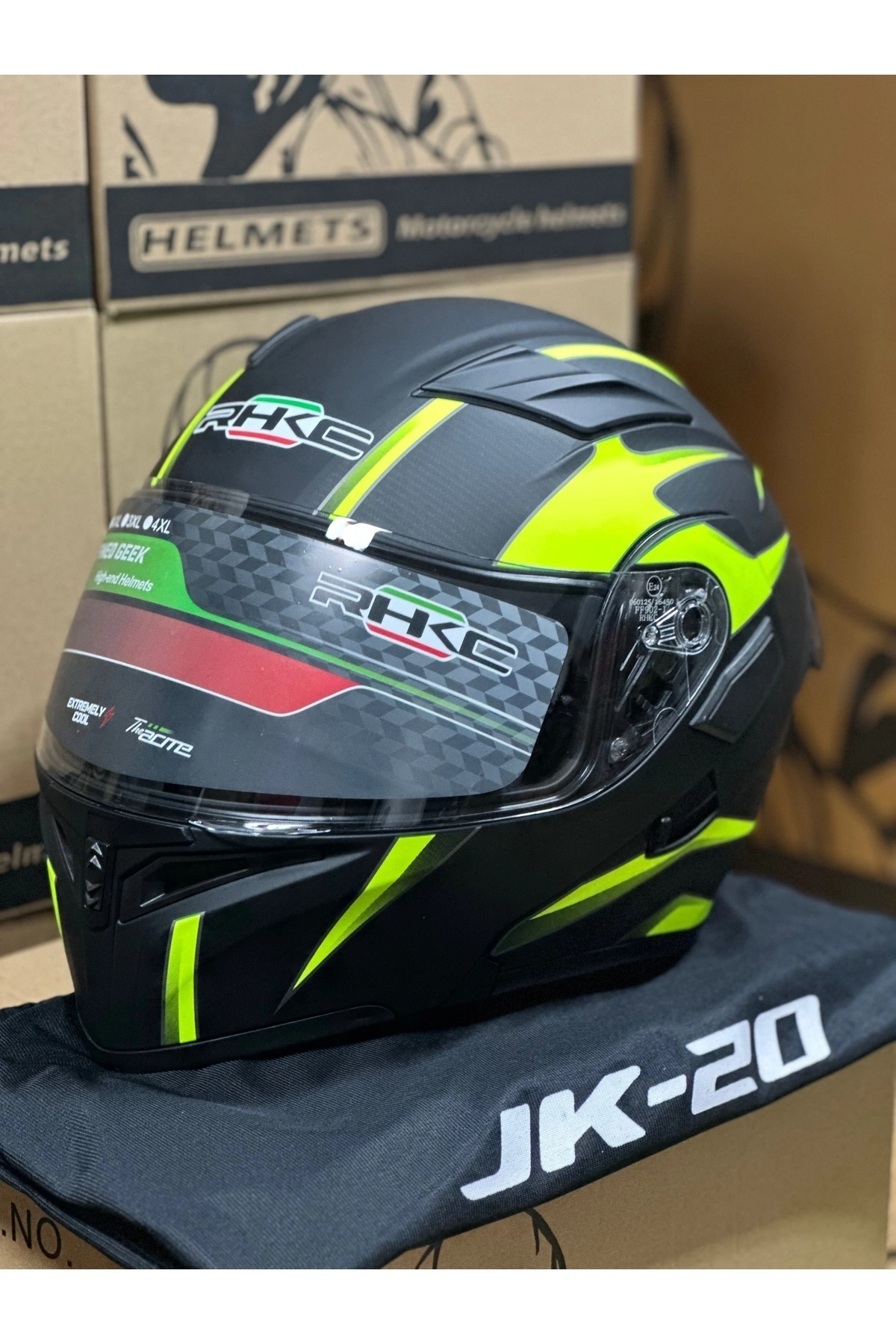 Motokaskk Güneş Gözlüklü Çene Açılır Kask Mat Siyah -yeşil Fosfor Desenli Güneş Gözlüklü Spoiler
